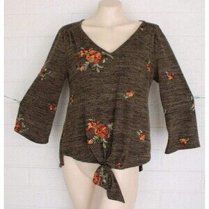 Fig and Flower M Gray Floral Embroidered Hi-Low Knit Pullover Top